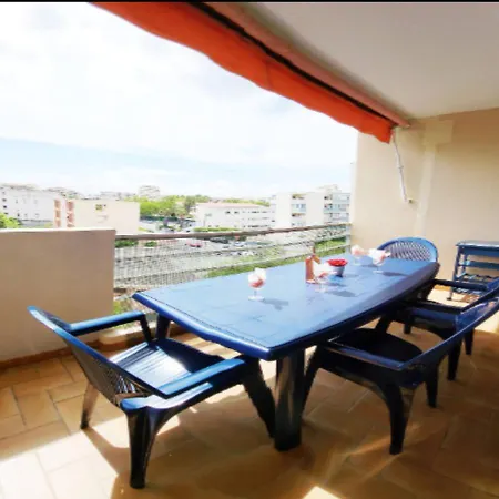 Apartment - Le Saule Perche - 5 Pers - 500m - Parking - Terrasses - Capitalchic Services